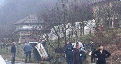 Teška nesreća kod Sarajeva: Učestvovala tri vozila, saobraćaj potpuno obustavljen